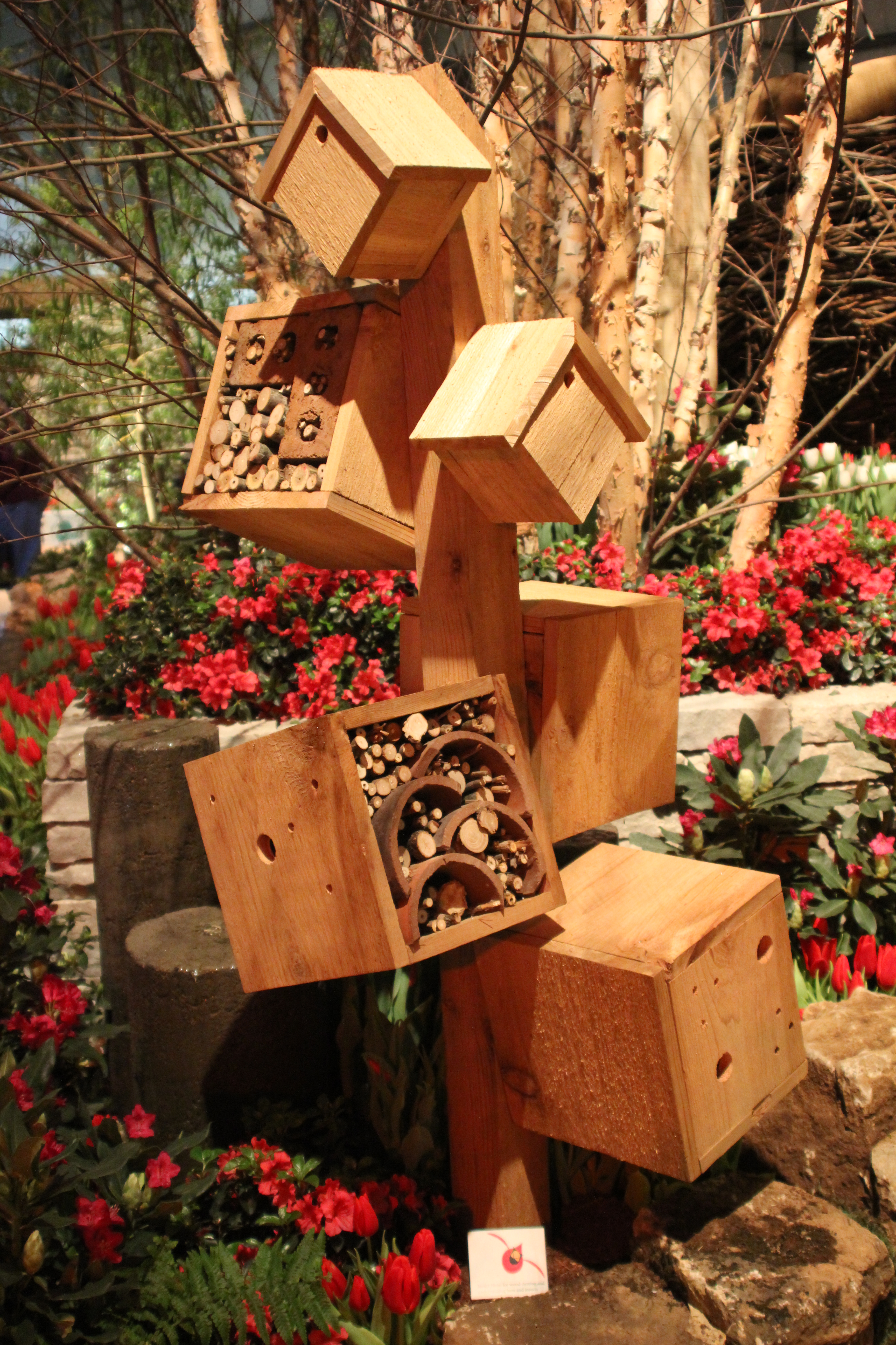 Pollinator hotel